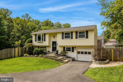 Photo of 12809 Kettering Drive, HERNDON, VA 20171 (MLS # VAFX2337564)