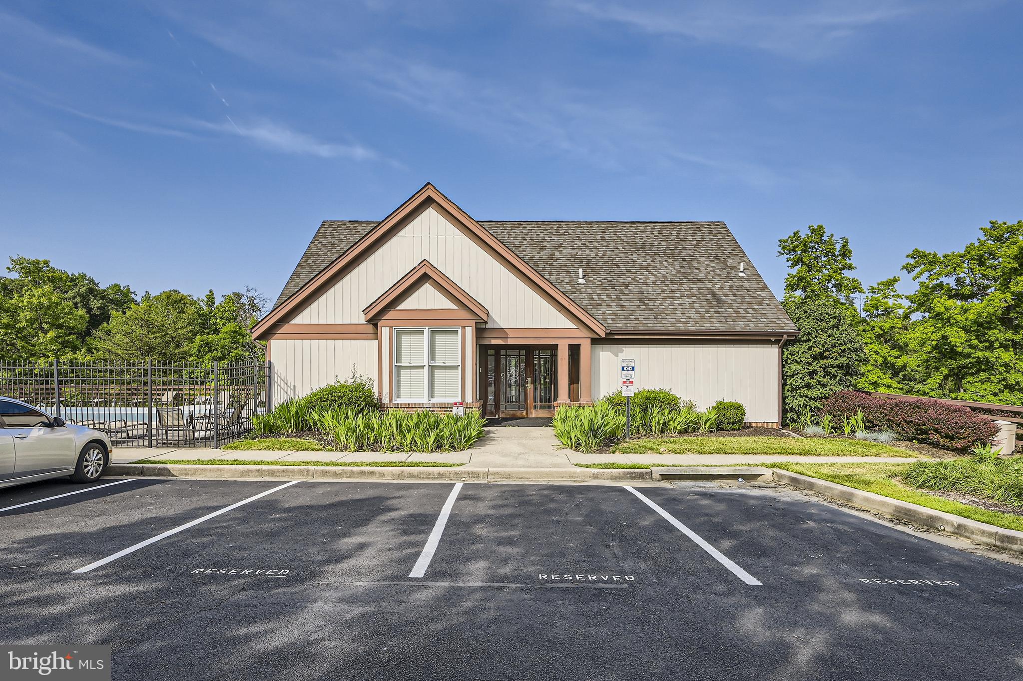 MARINER'S COVE - Residential