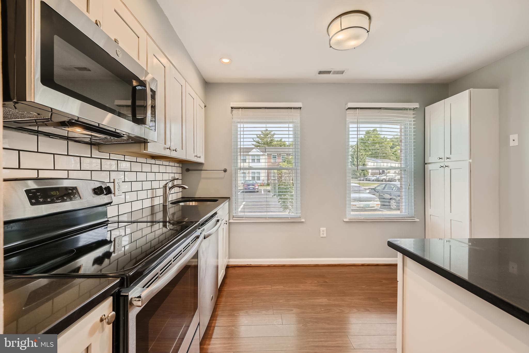 MARINER'S COVE - Residential