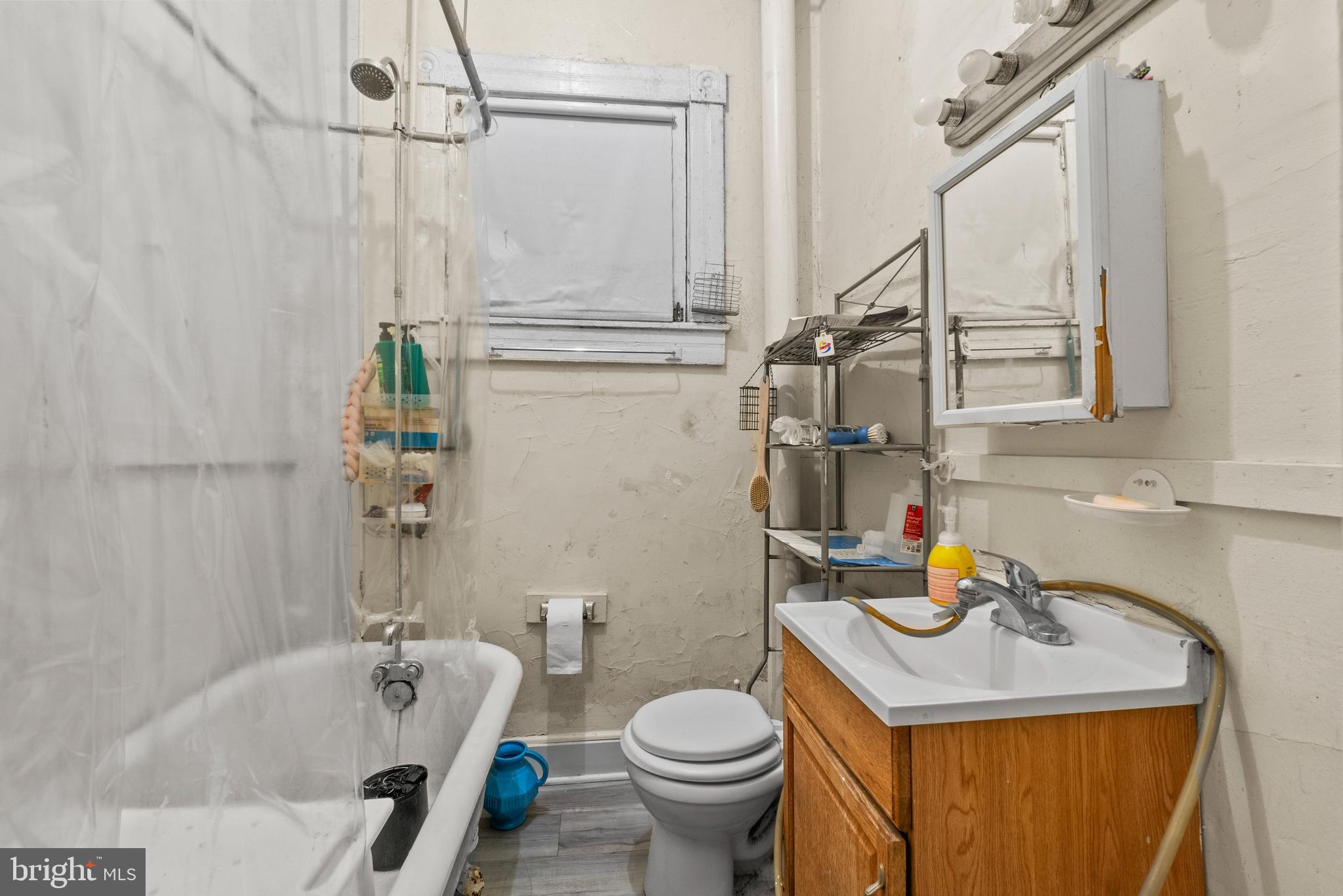 CHARLES VILLAGE - Residential Income