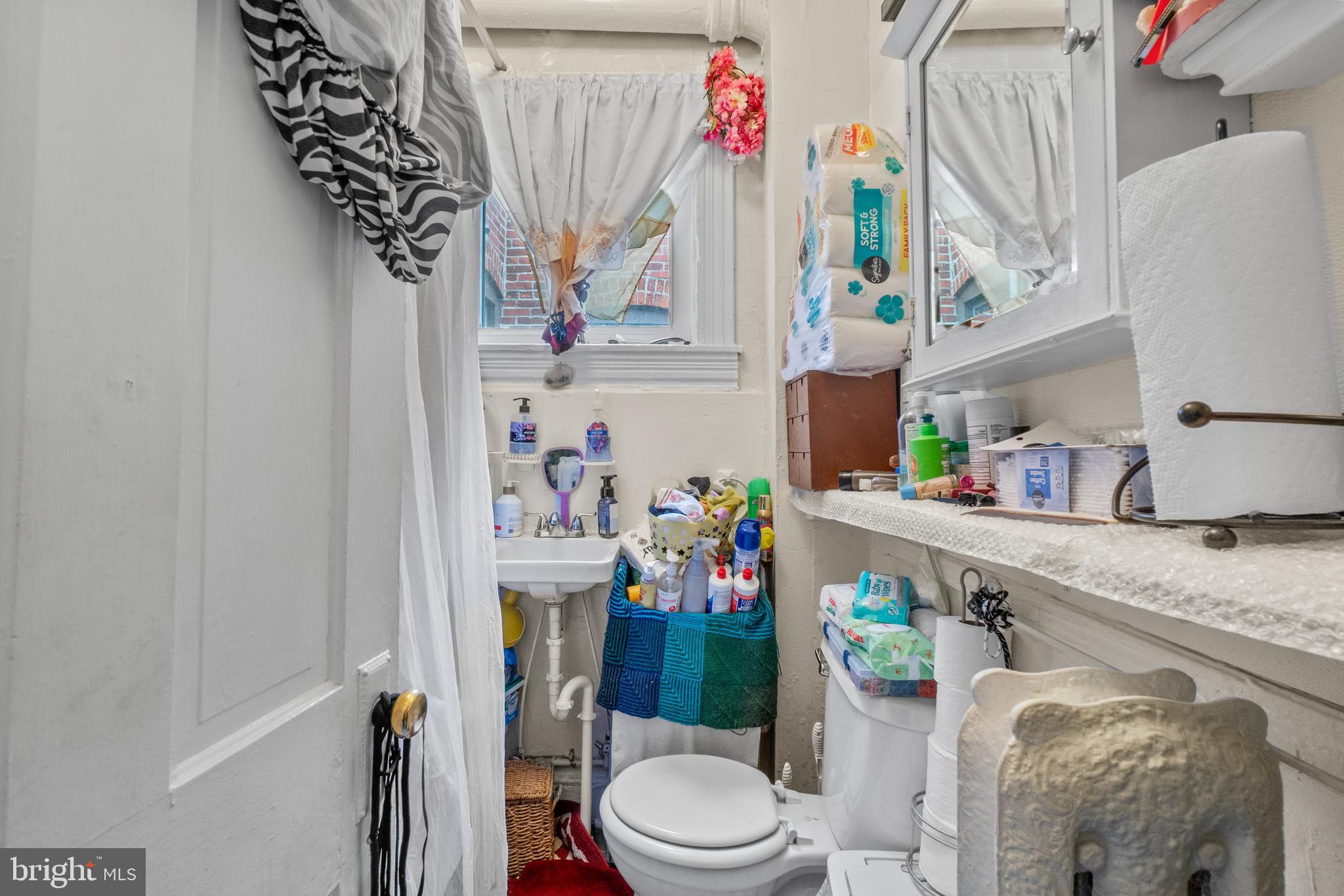 CHARLES VILLAGE - Residential Income