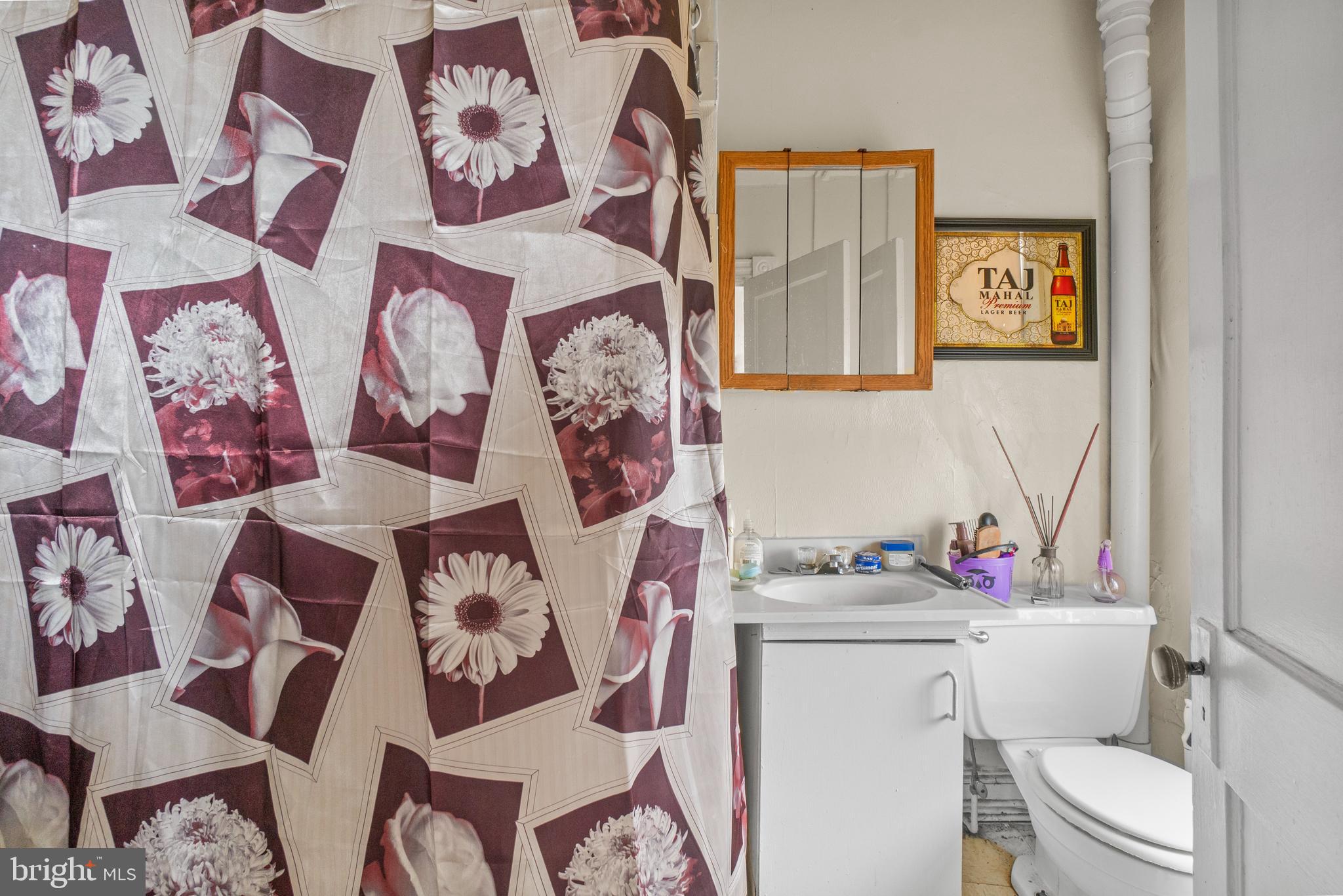 CHARLES VILLAGE - Residential Income