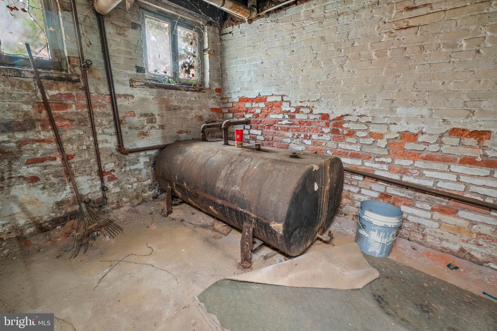 CHARLES VILLAGE - Residential Income