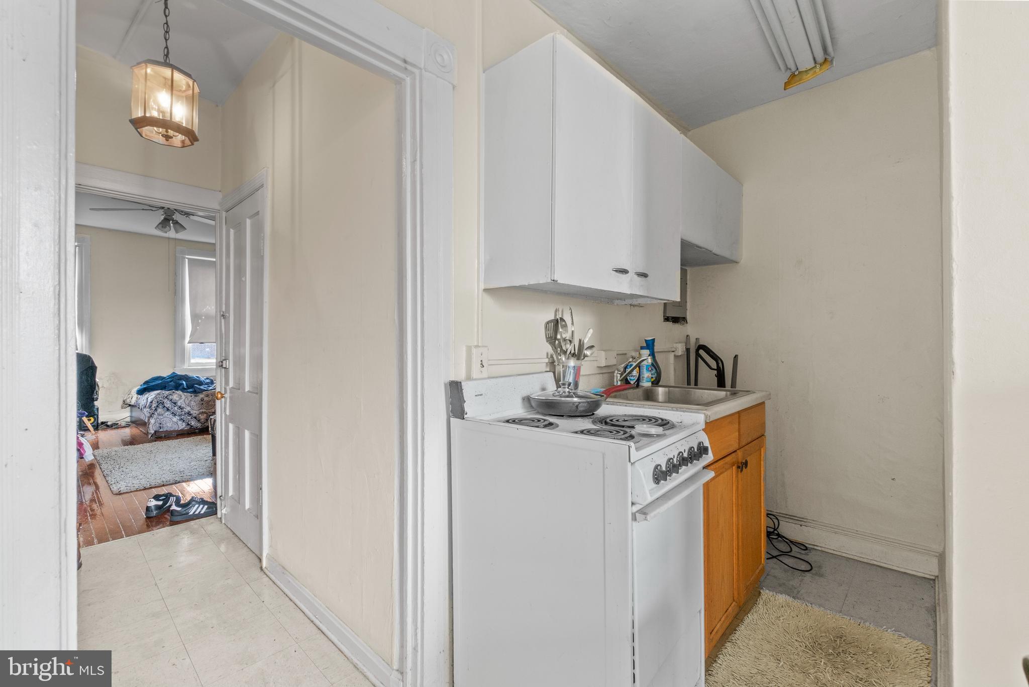 CHARLES VILLAGE - Residential Income