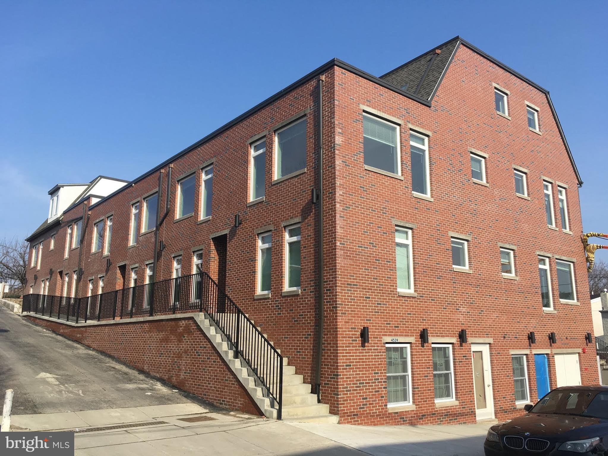 ROXBOROUGH - Residential Lease