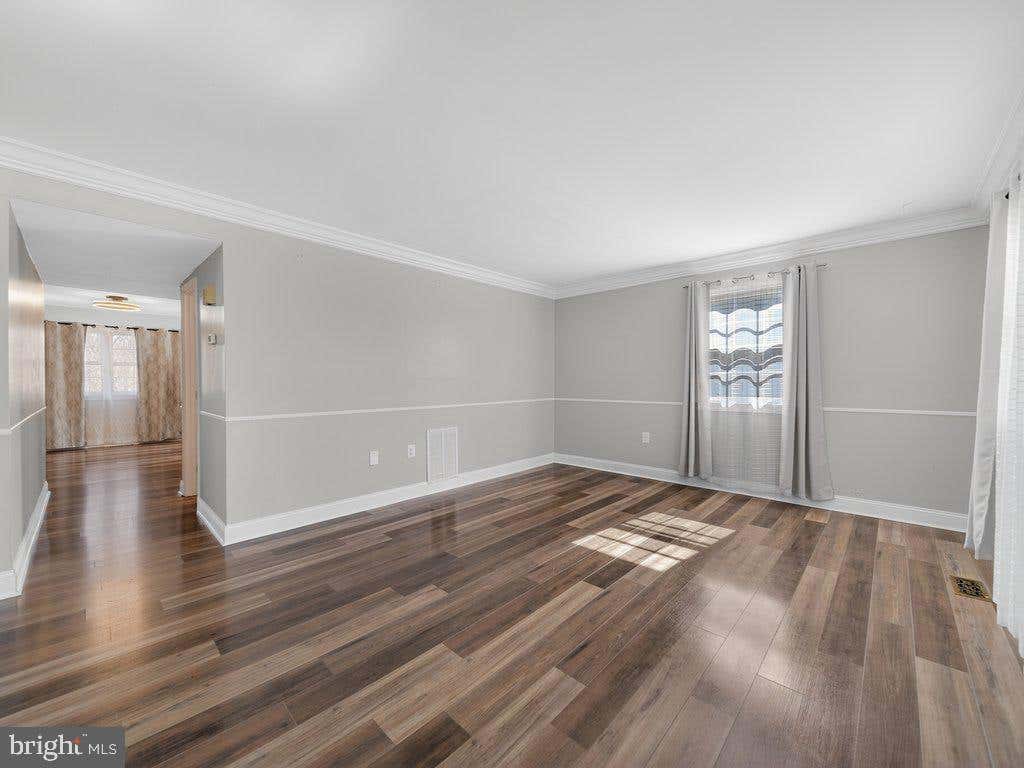 Photo of 14593 Earlham Court, WOODBRIDGE, VA 22193 (MLS # VAPW2127946)