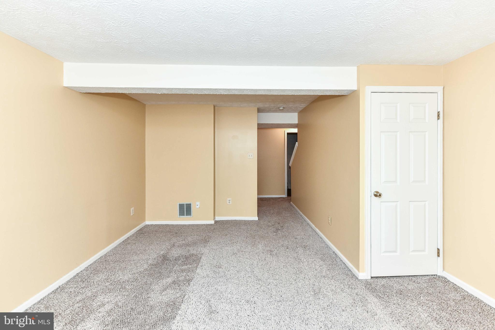 RESTON - Residential Lease