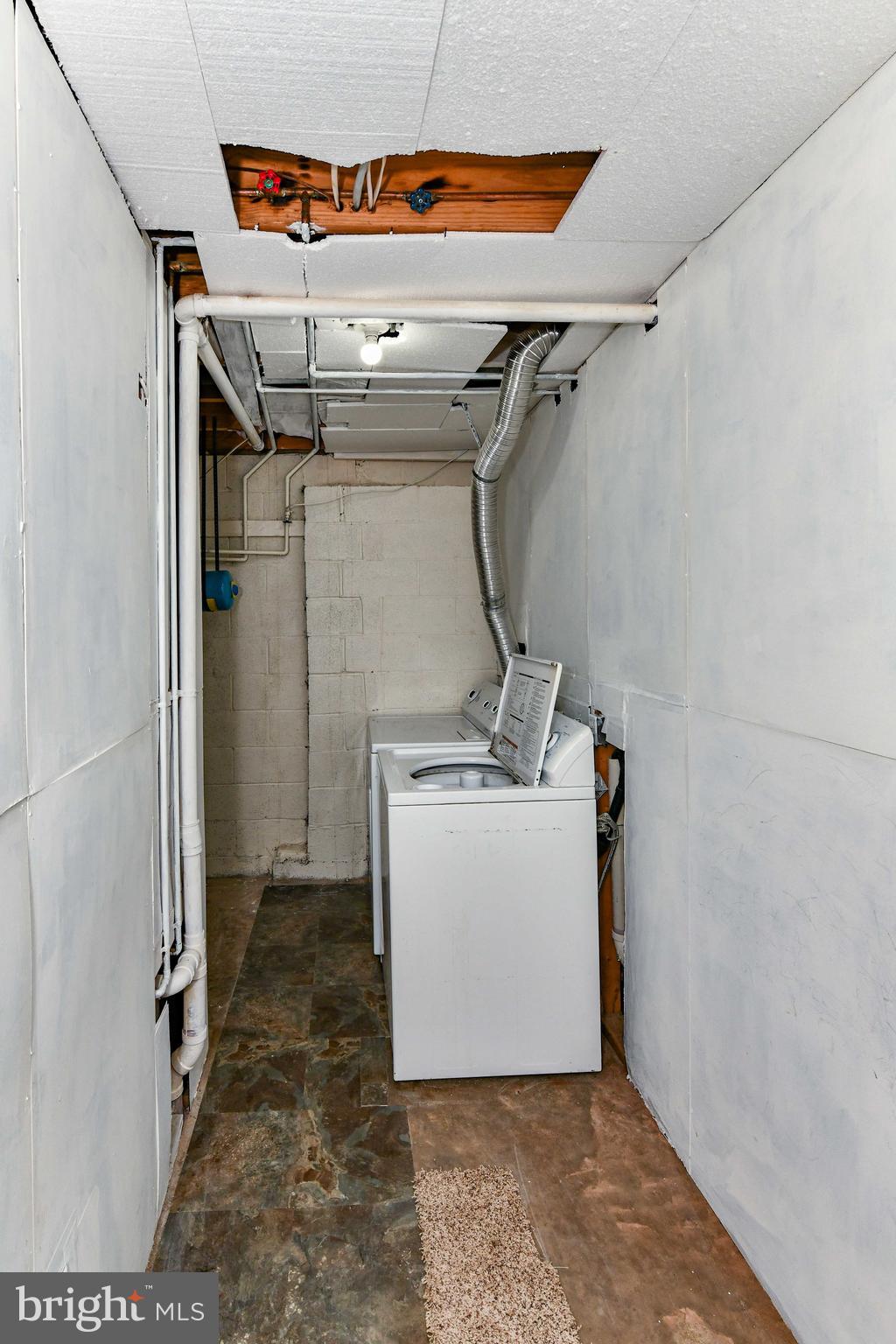 RESTON - Residential Lease