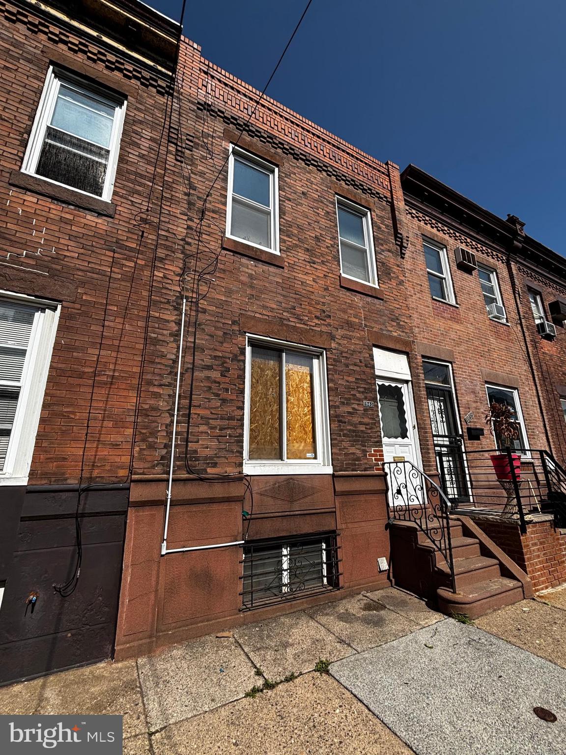 1940 S LAMBERT STREET