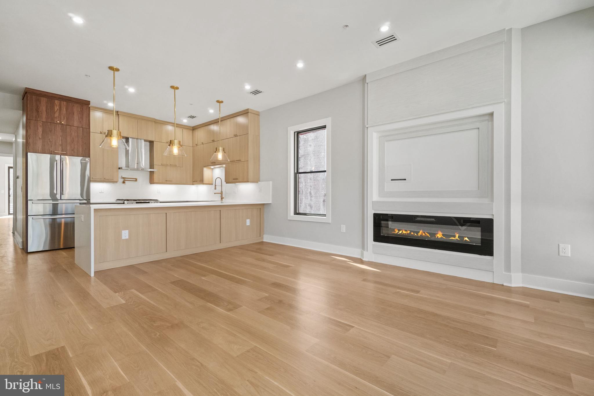 160 CENTRAL AVE B
