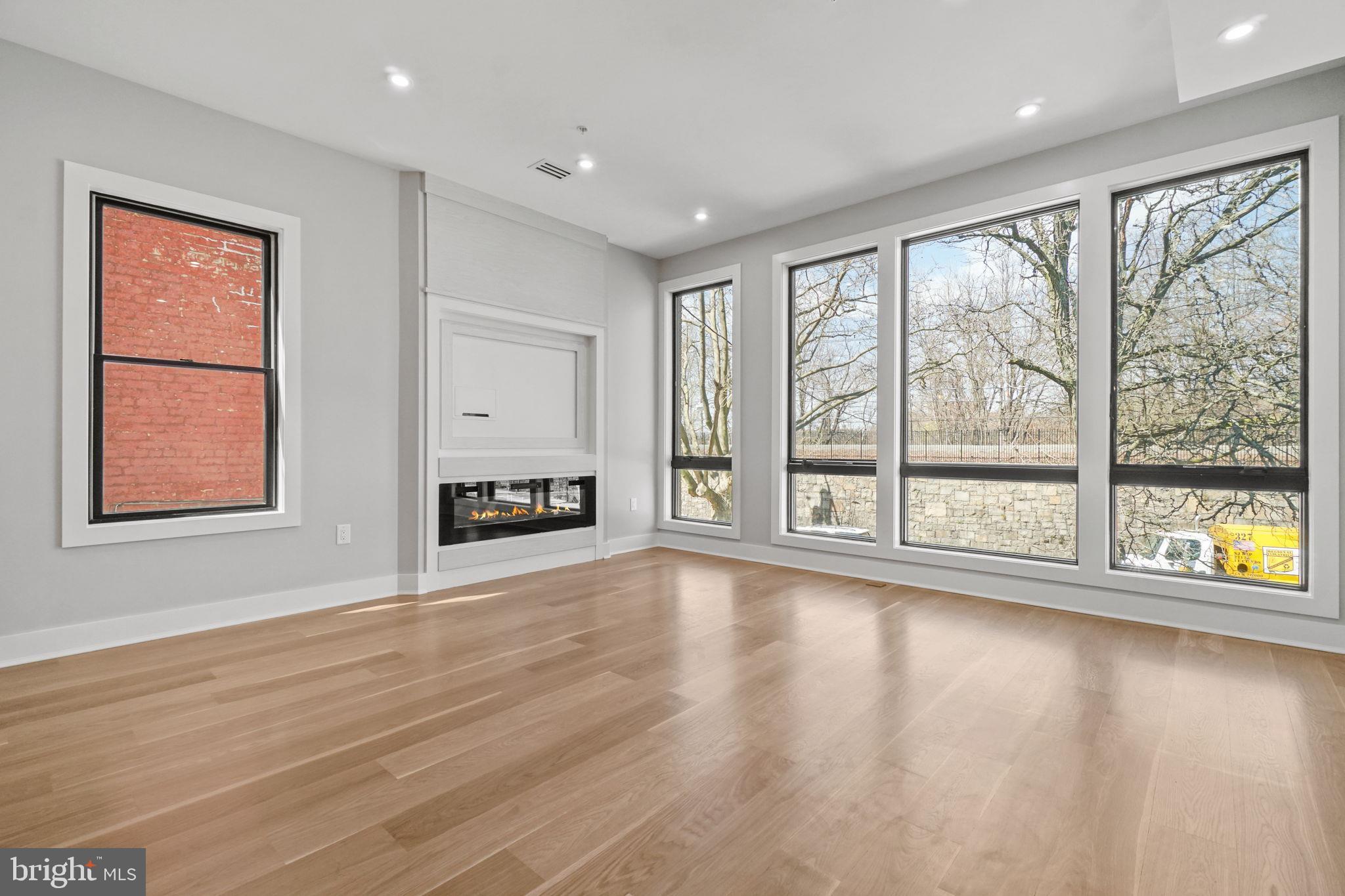 160 CENTRAL AVE B