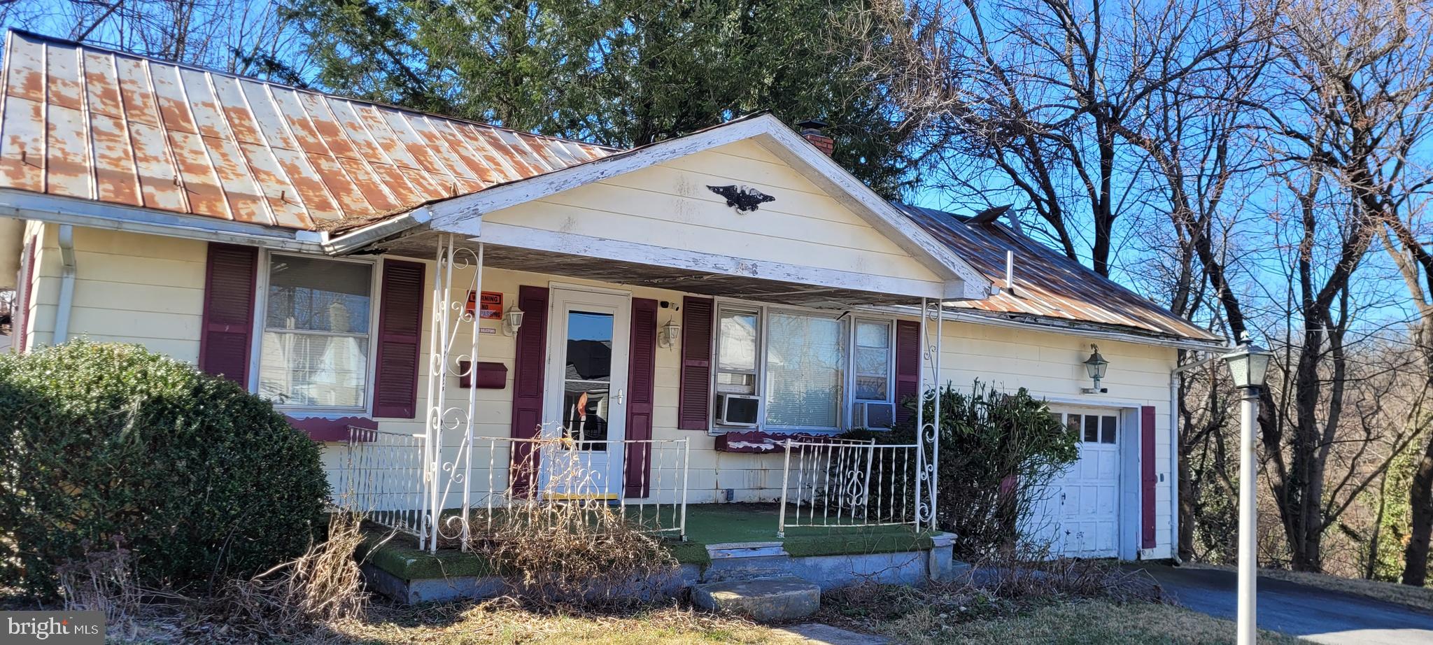 16 W G STREET