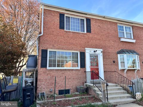 27 GARDEN DRIVE ALEXANDRIA VA 22304