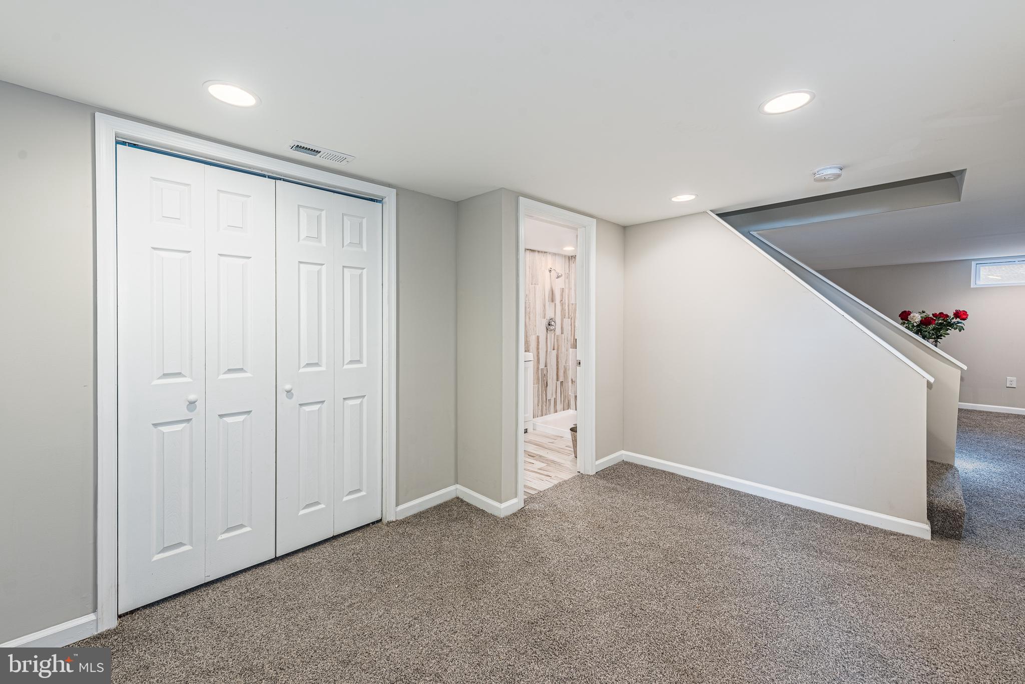 IDLEWOOD - Residential