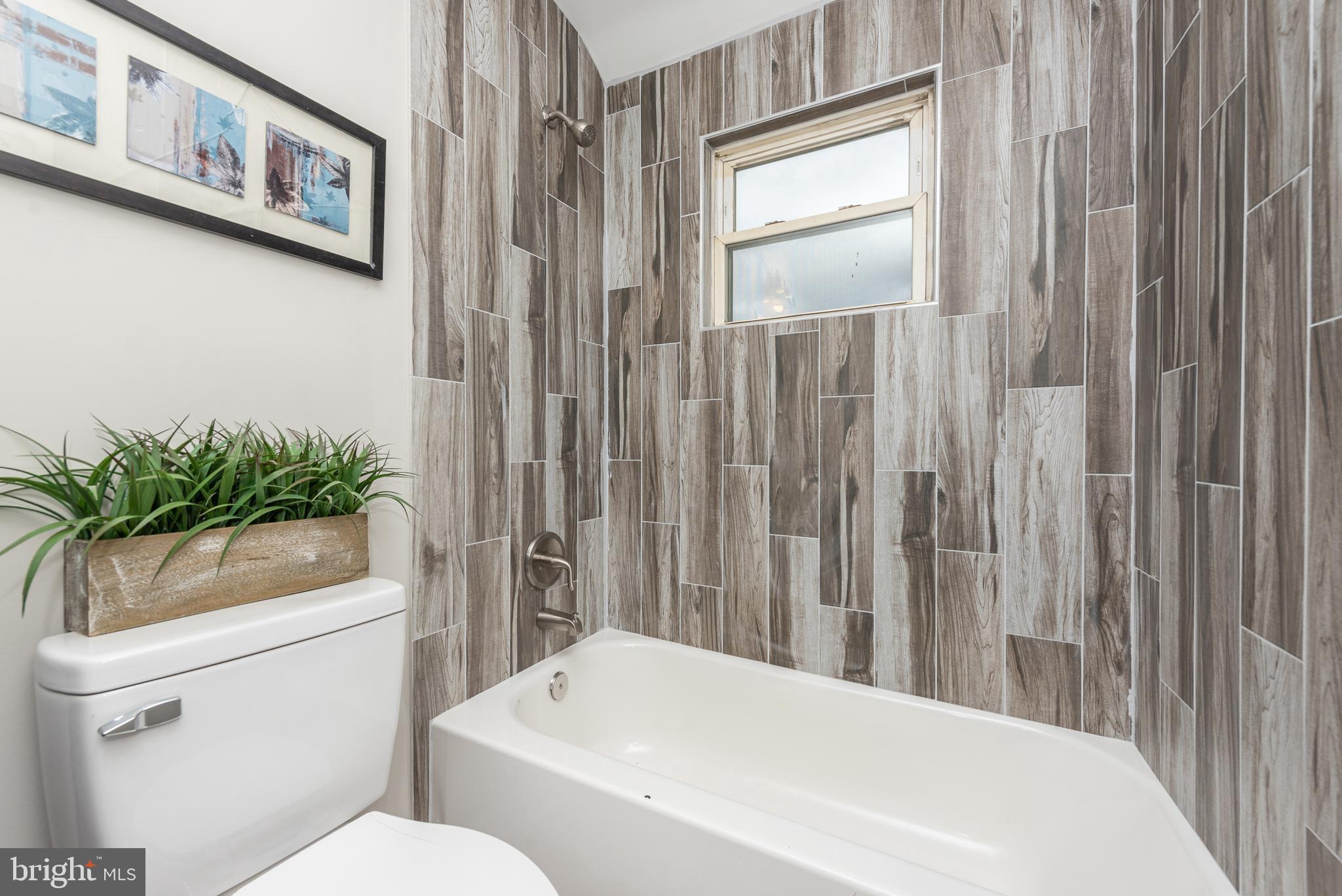 IDLEWOOD - Residential