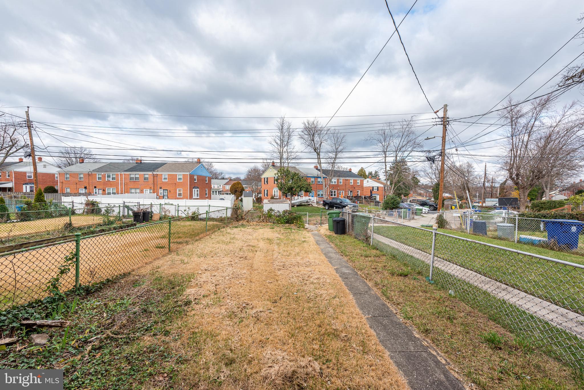 IDLEWOOD - Residential