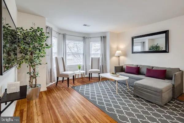 GRADUATE HOSPITAL - Residential Lease