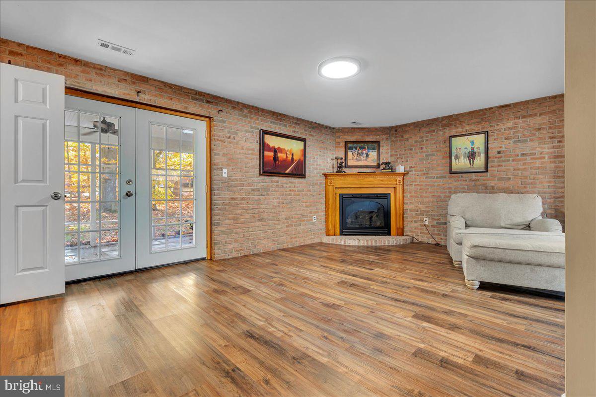 HICKORY WOODS - Residential