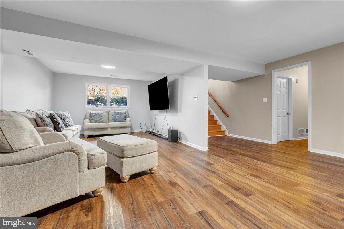 HICKORY WOODS - Residential