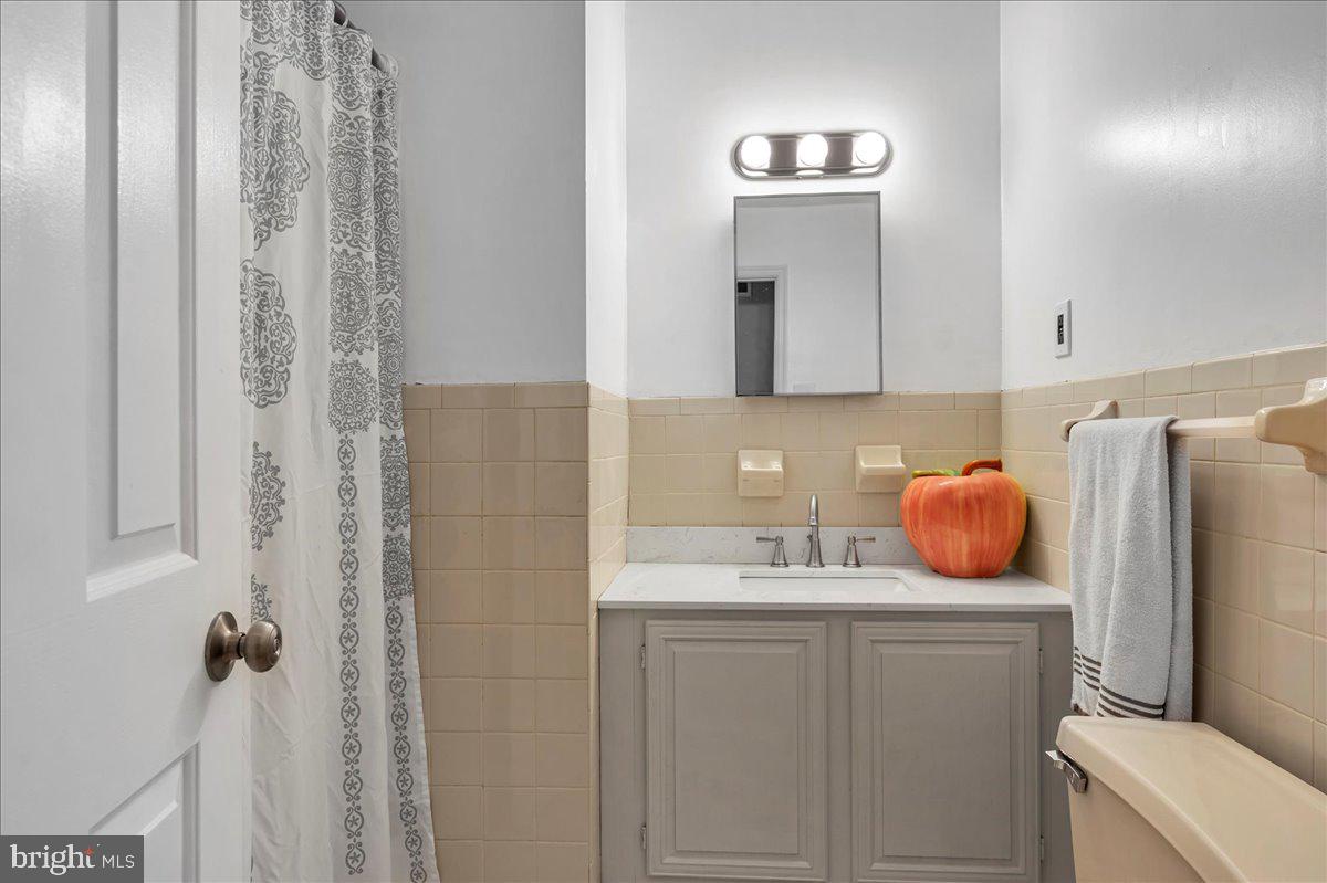 HICKORY WOODS - Residential