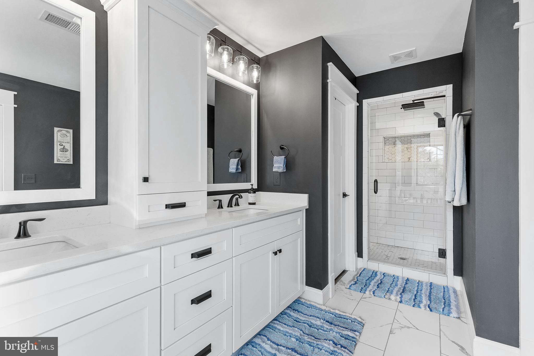 CRESCENT HILLS - Residential