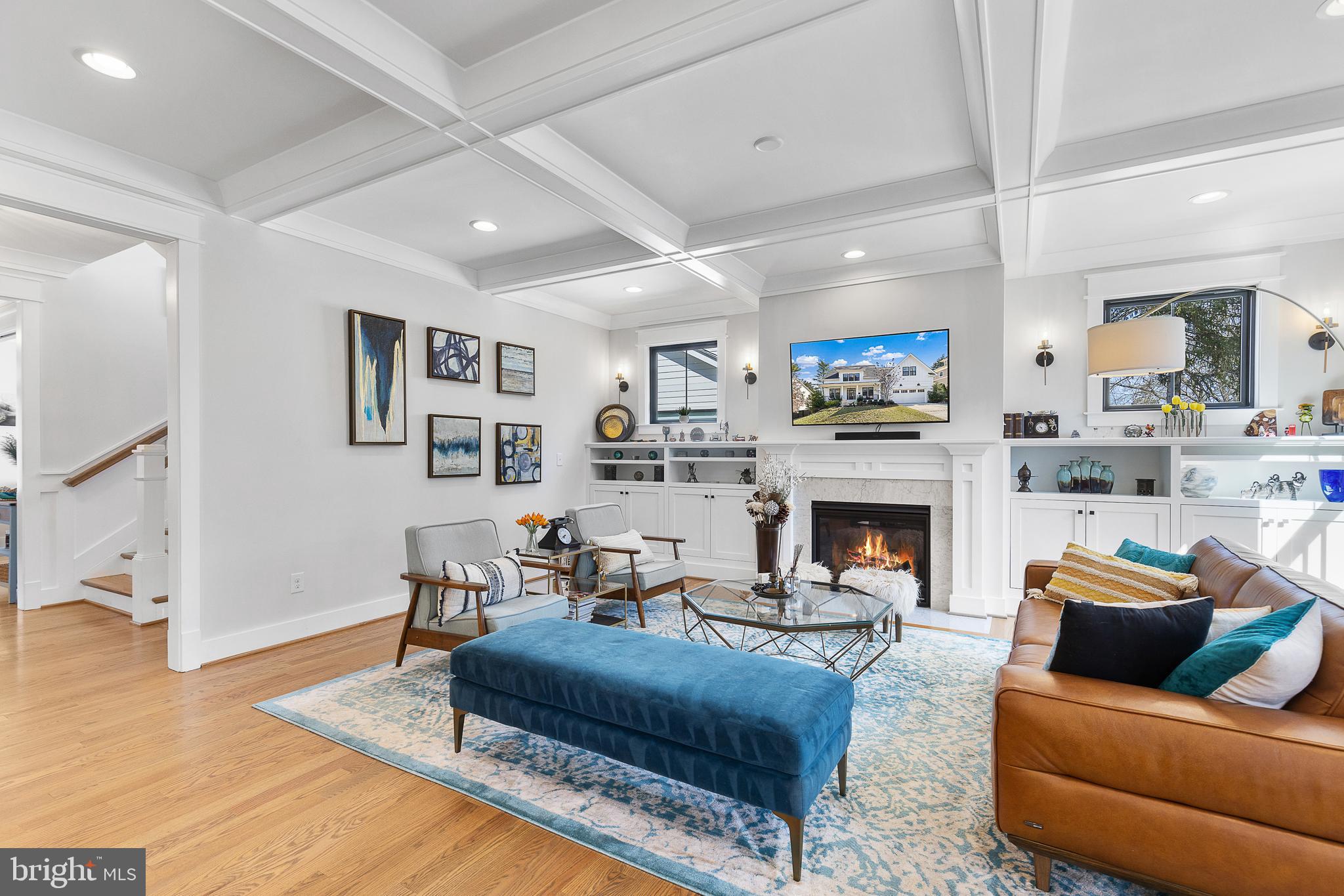 CRESCENT HILLS - Residential