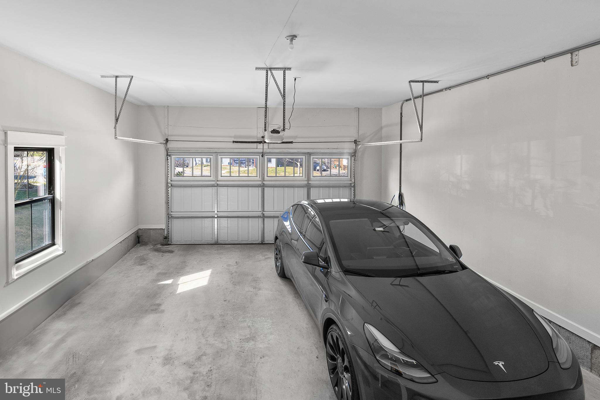 CRESCENT HILLS - Residential