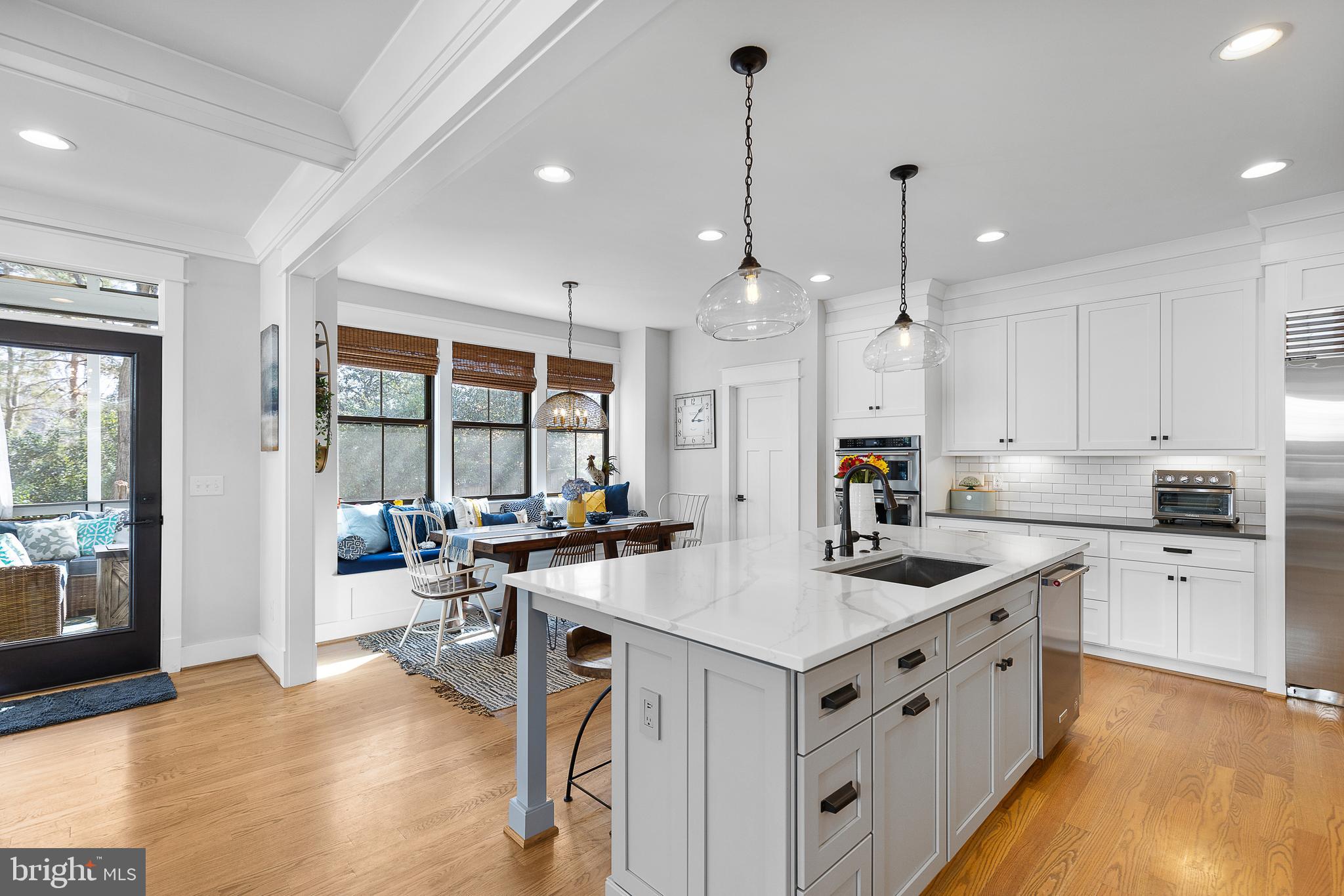 CRESCENT HILLS - Residential