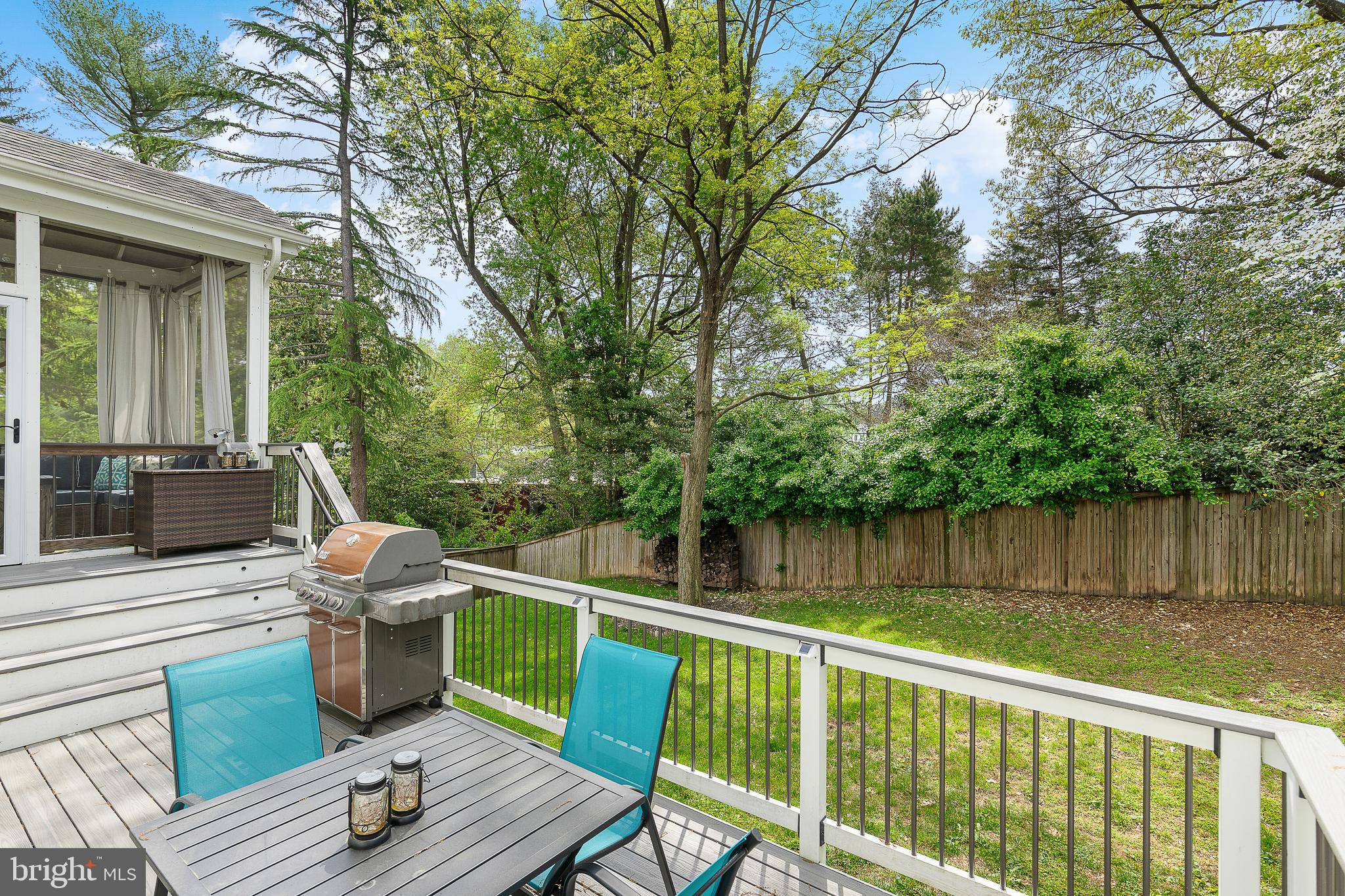 CRESCENT HILLS - Residential