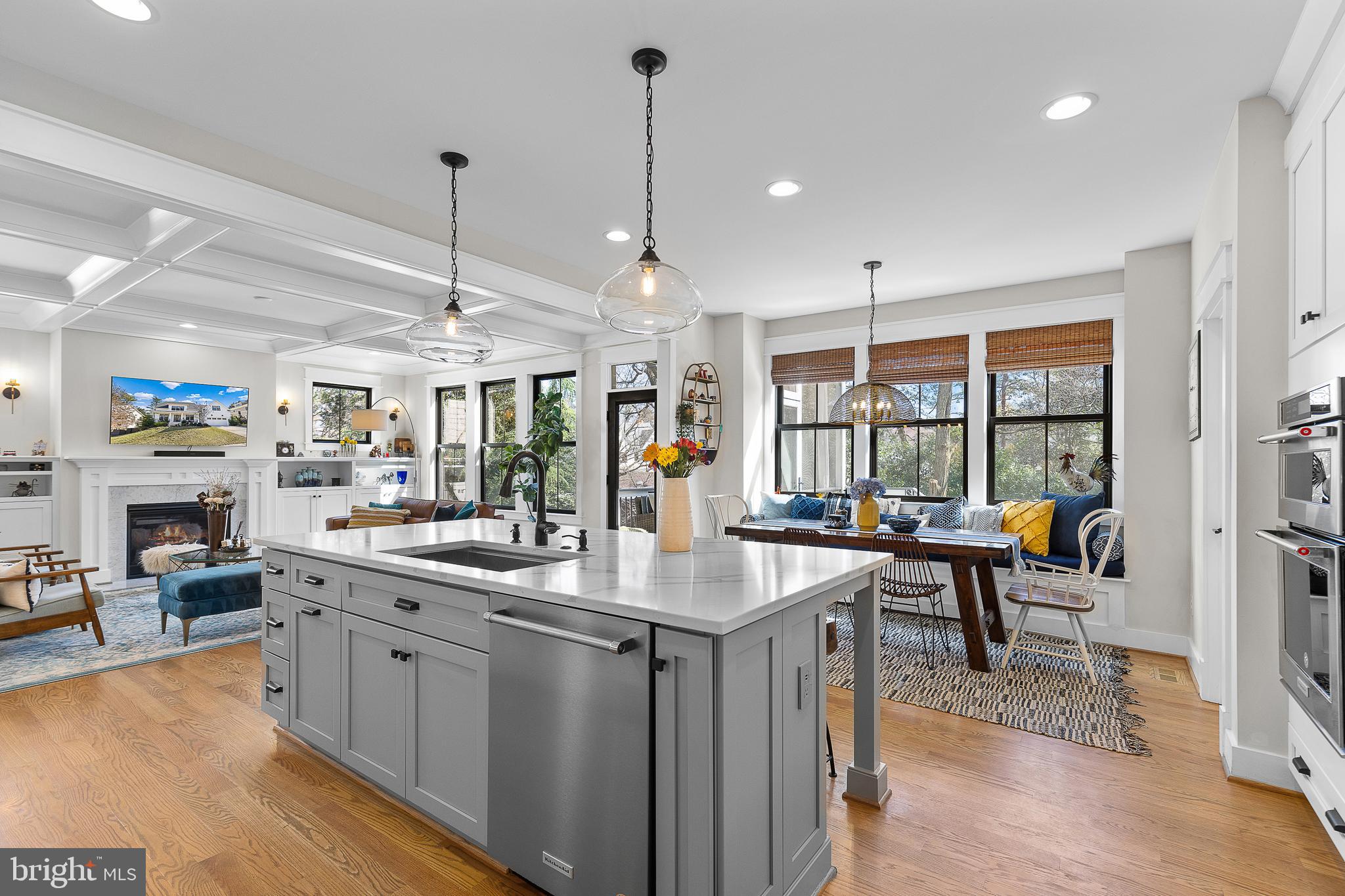 CRESCENT HILLS - Residential