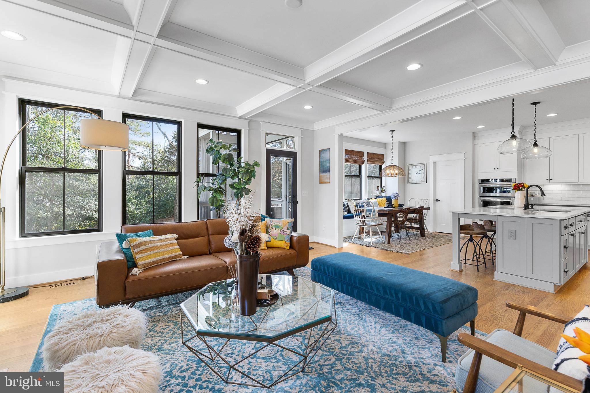 CRESCENT HILLS - Residential