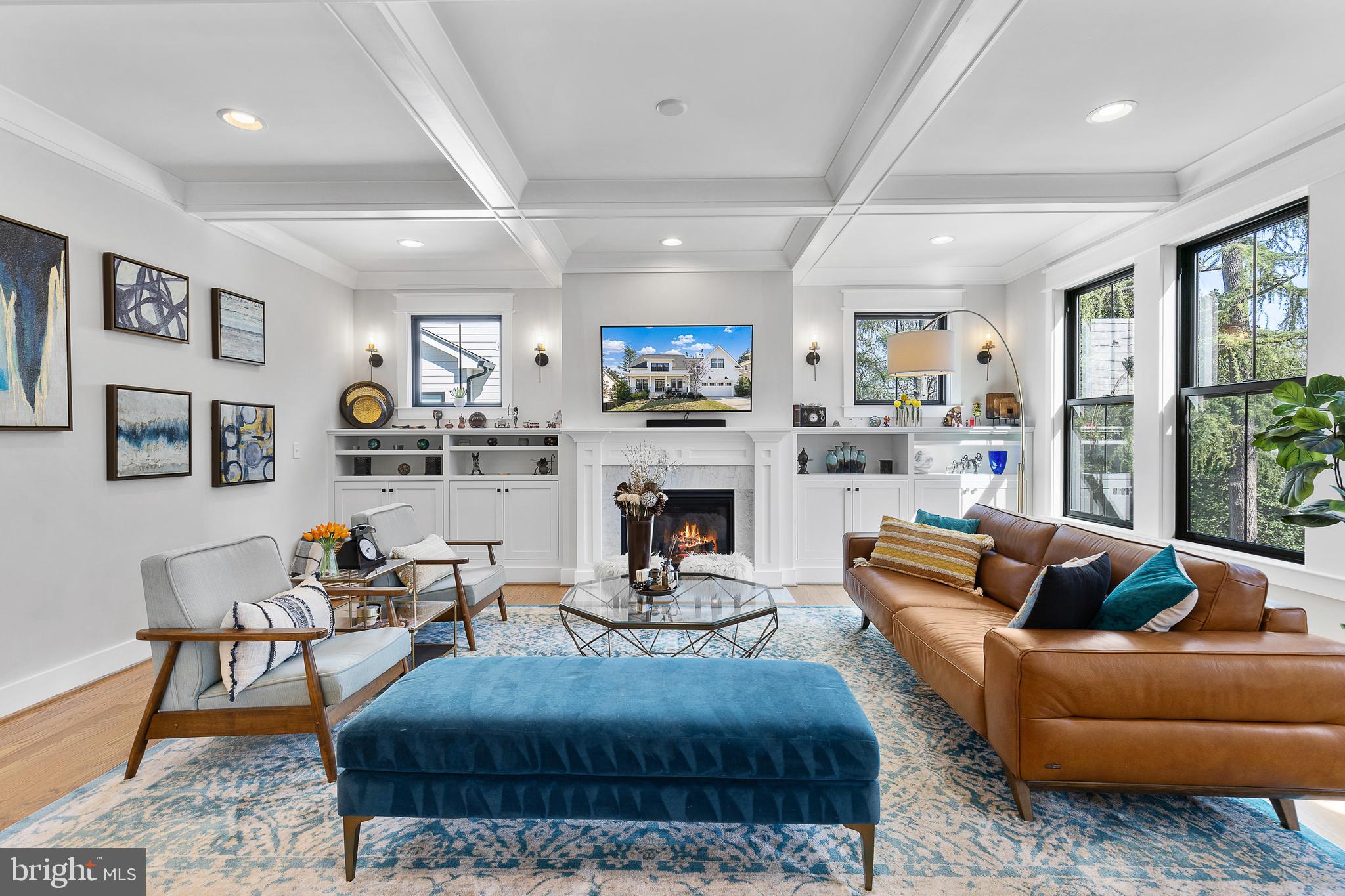 CRESCENT HILLS - Residential