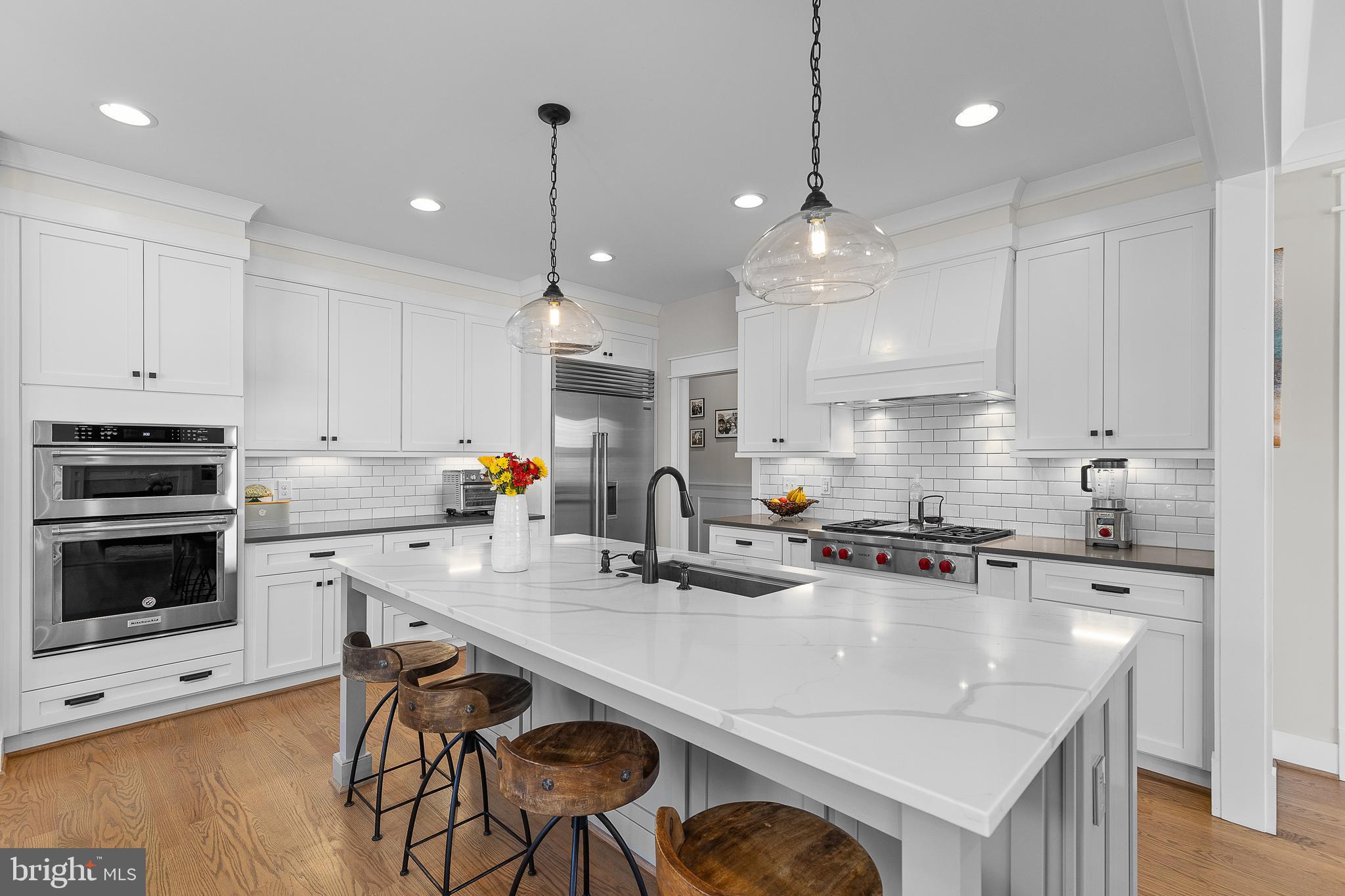 CRESCENT HILLS - Residential