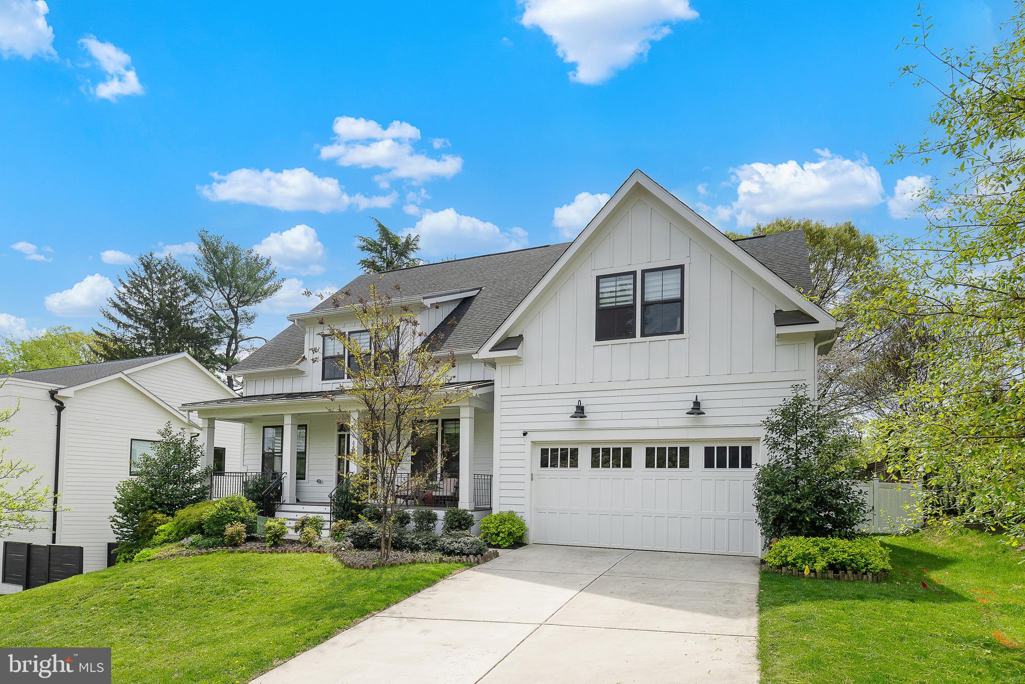 CRESCENT HILLS - Residential