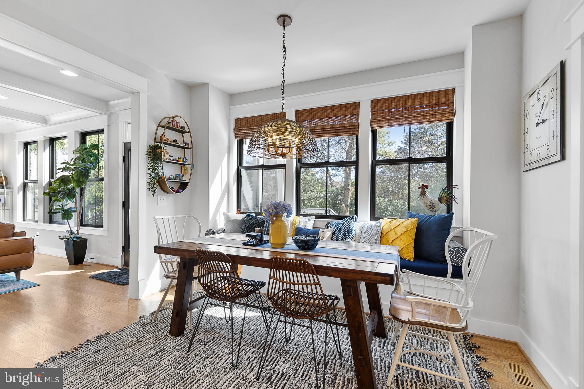 CRESCENT HILLS - Residential