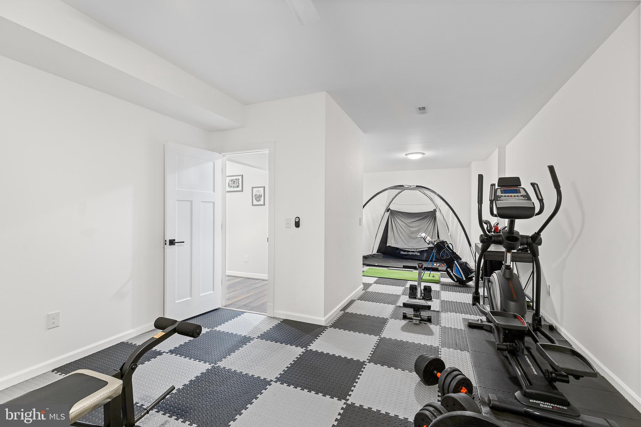 CRESCENT HILLS - Residential