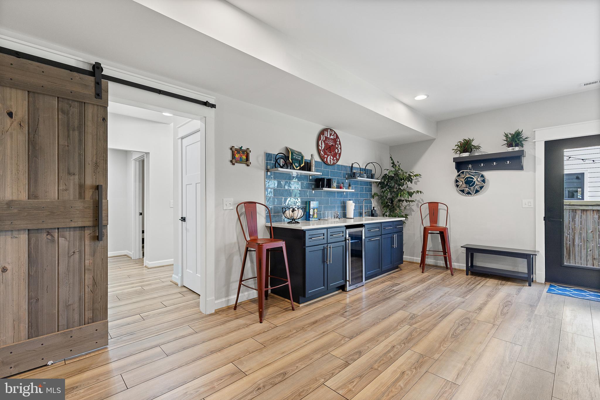 CRESCENT HILLS - Residential