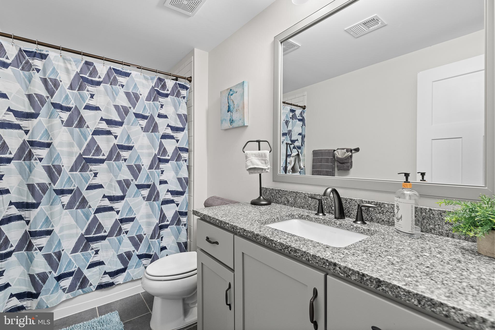 CRESCENT HILLS - Residential