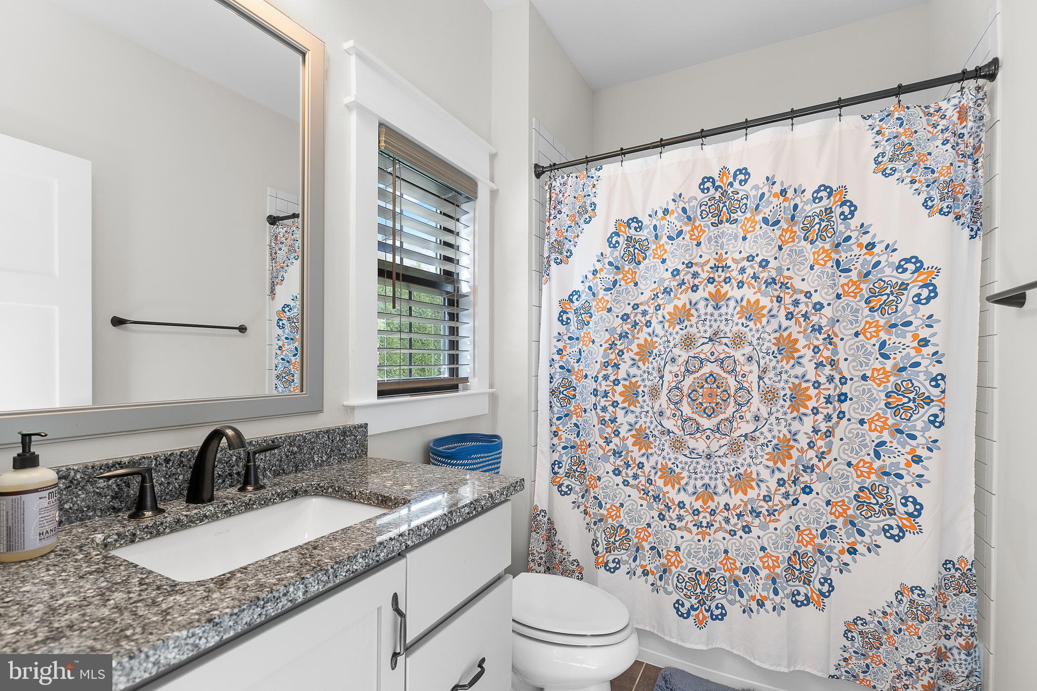 CRESCENT HILLS - Residential