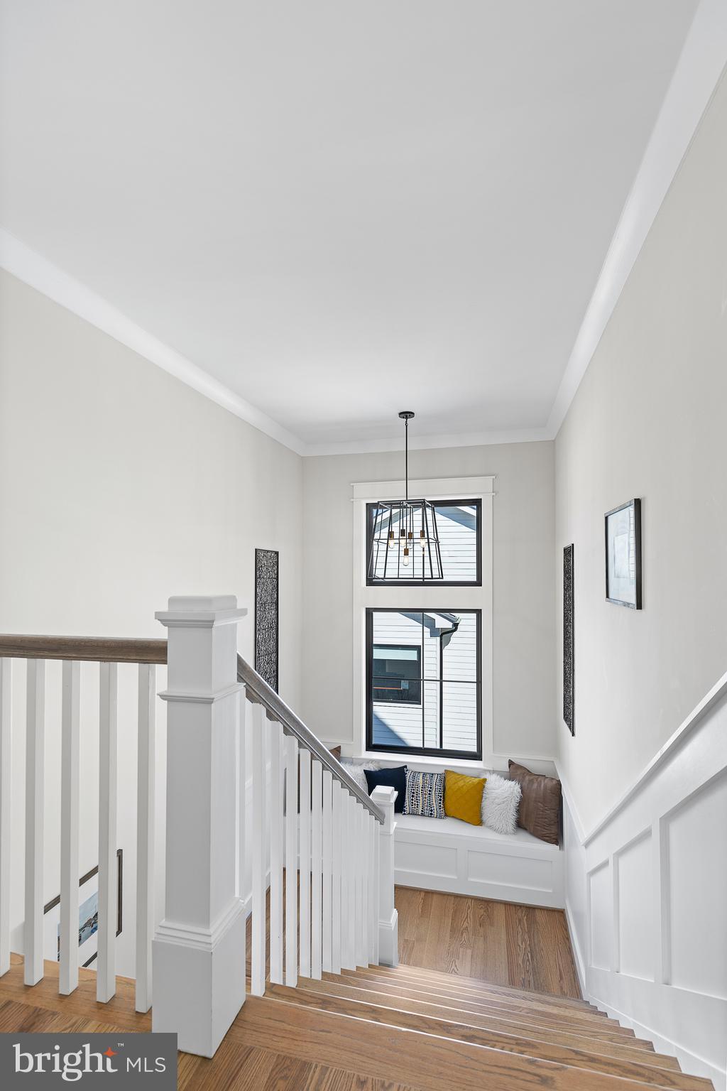 CRESCENT HILLS - Residential