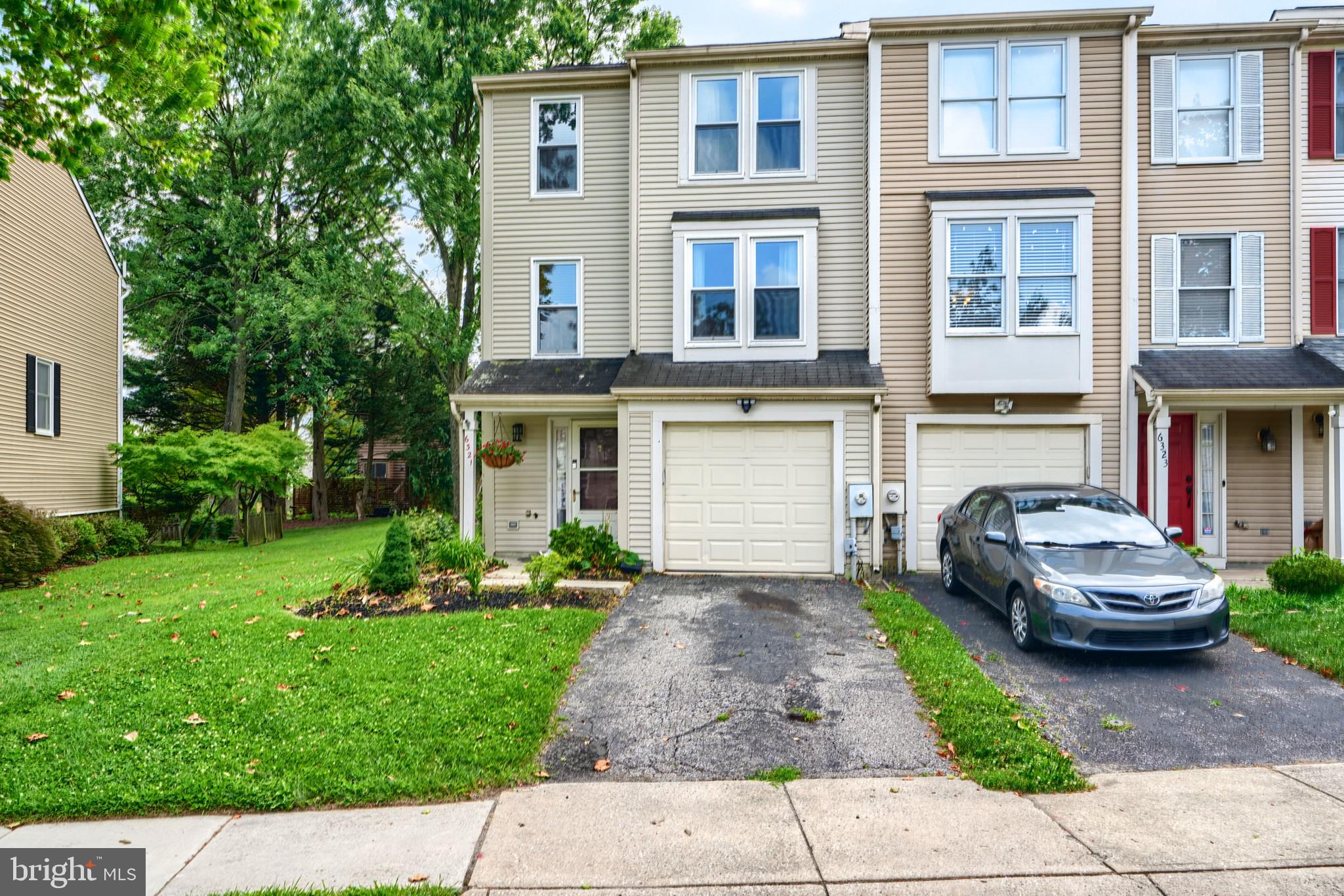 Don’t miss this rarely available end unit 3 bed 2 full 2 half bath townhome with garage, fenced in yard, and back deck! Bottom level features rec space, 1/2 bath, and access to fenced backyard. Second level includes kitchen with picture window to the dining space and large living room. Kitchen features ample storage space, SS range, and lots of natural light. Double doors from living room exit to a great back deck, perfect for entertaining or relaxing. Top level includes primary bedroom with en-suite bathroom. Two additional bedrooms share a full bathroom accessible from the hallway. Single car attached garage. Howard county school district and quiet neighborhood. Close proximity to tons of shops and restaurants! Minutes to 95 and other major roadways, making this a great commuter spot.