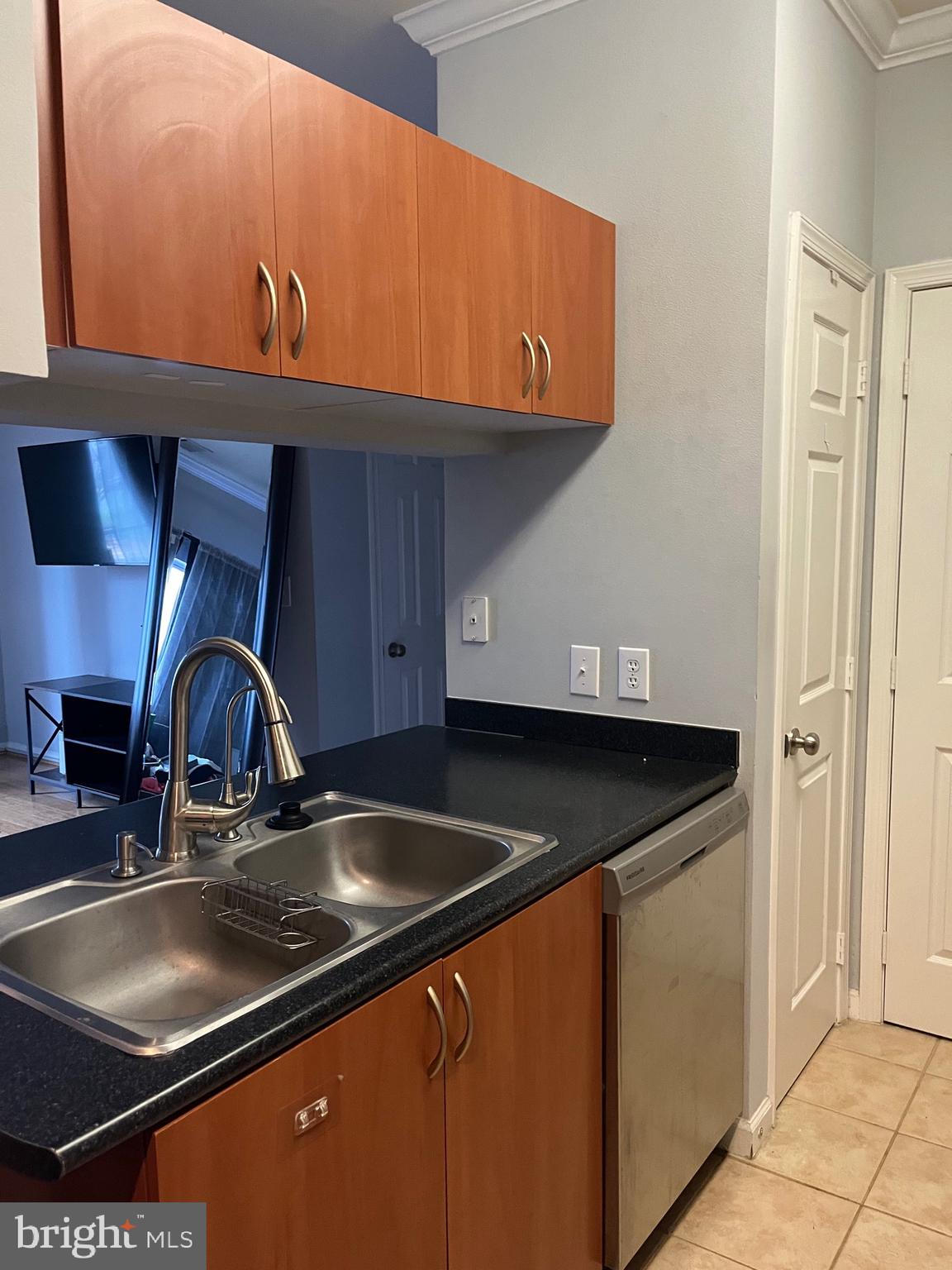 ASHMORE AT GERMANOWN COMMUNITY - Residential Lease