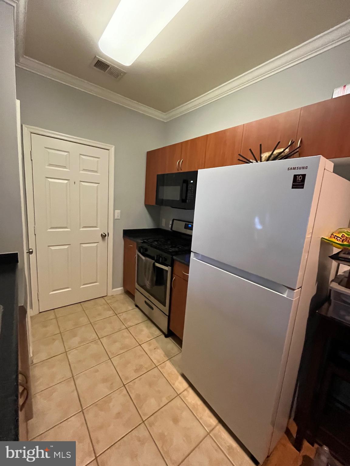 ASHMORE AT GERMANOWN COMMUNITY - Residential Lease