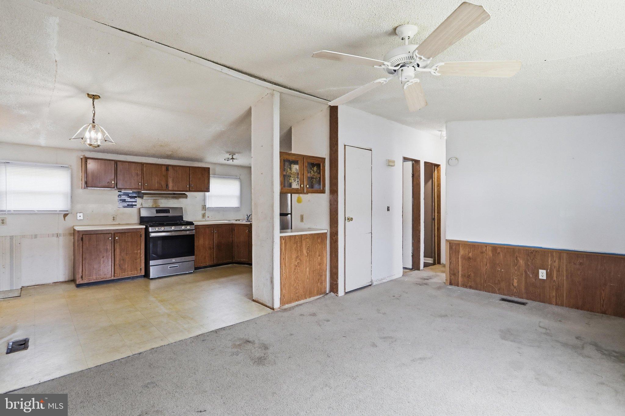 12115 HEATHER DRIVE