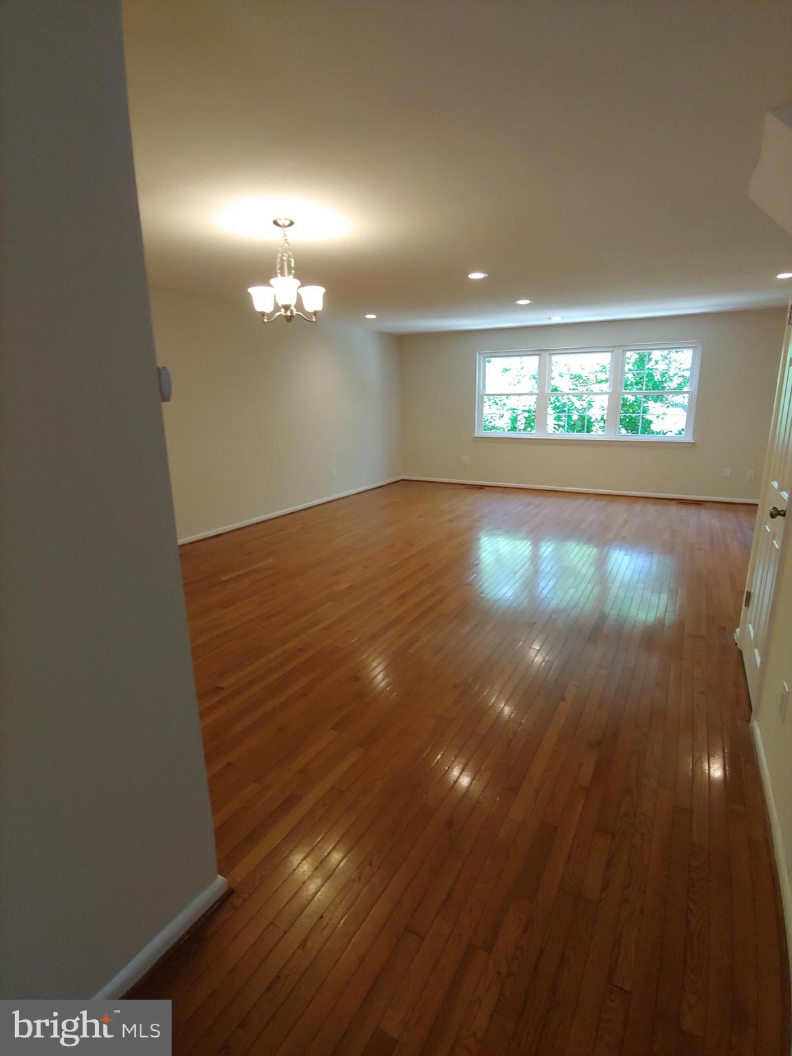 DULANEY VALLEY GARDENS - Residential Lease