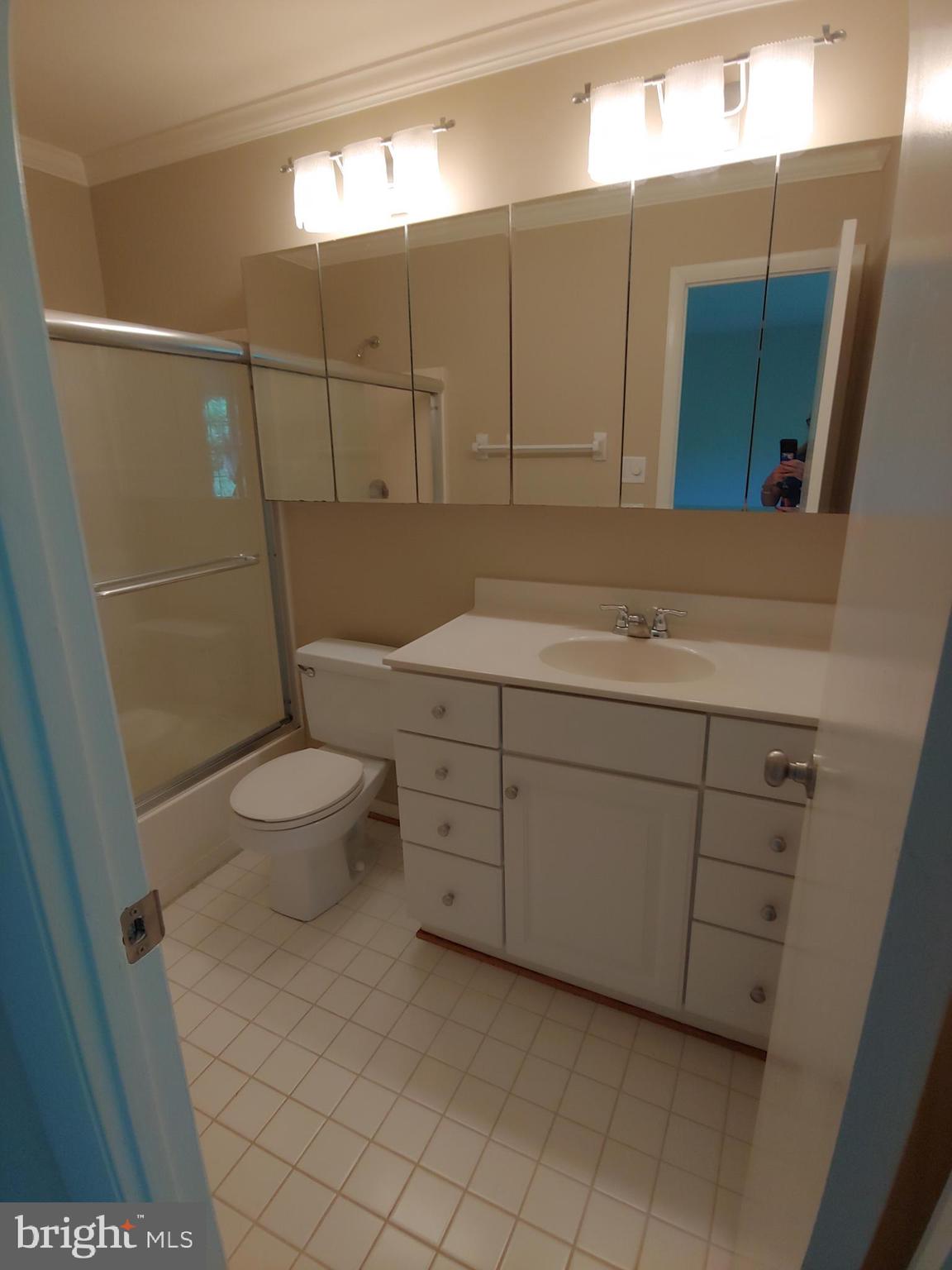 DULANEY VALLEY GARDENS - Residential Lease