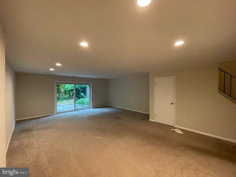 DULANEY VALLEY GARDENS - Residential Lease