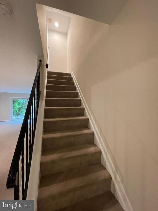 DULANEY VALLEY GARDENS - Residential Lease