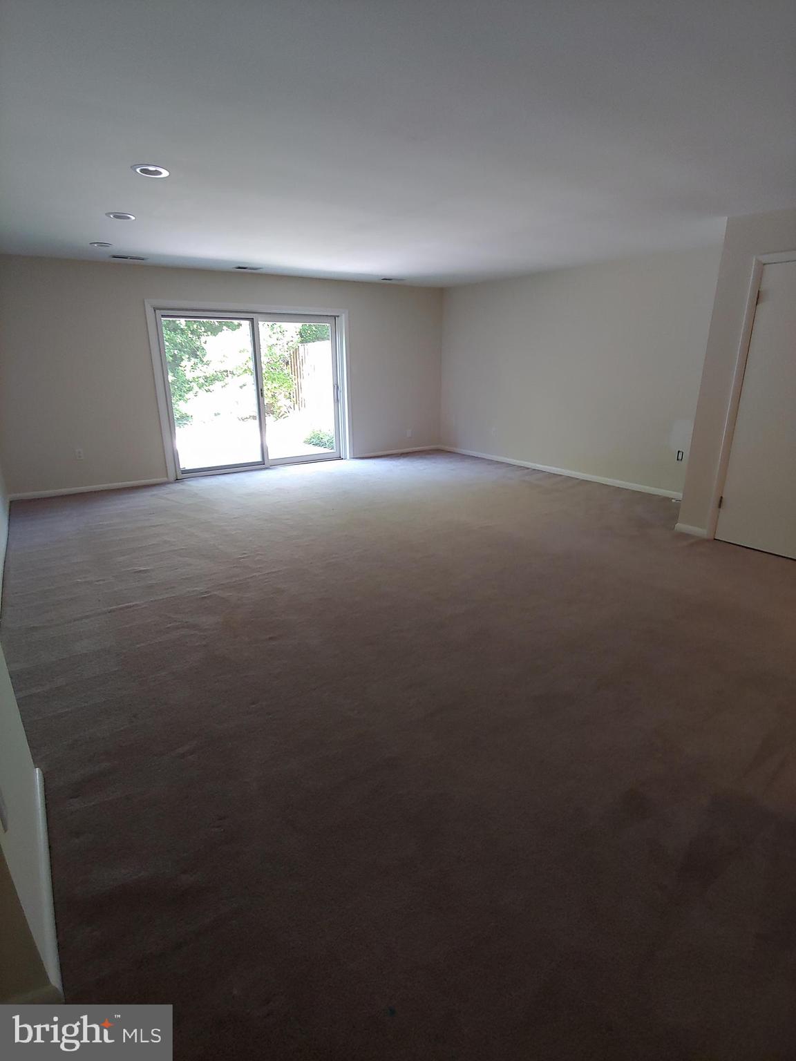 DULANEY VALLEY GARDENS - Residential Lease