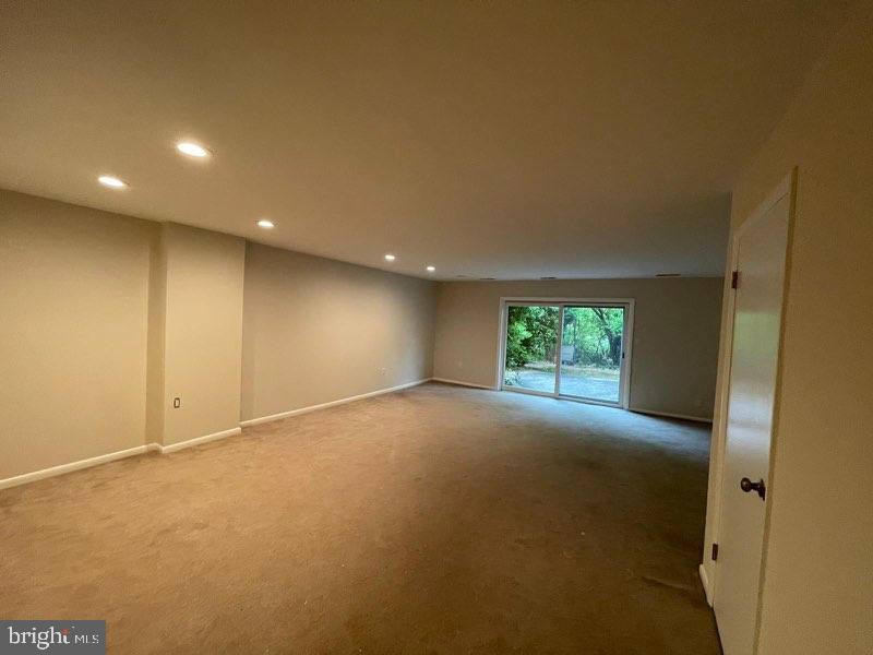 DULANEY VALLEY GARDENS - Residential Lease